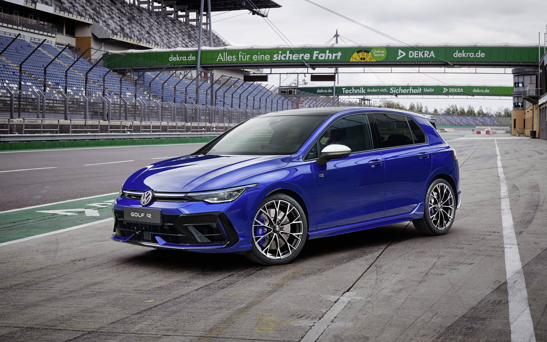 <p>VW Golf R</p>