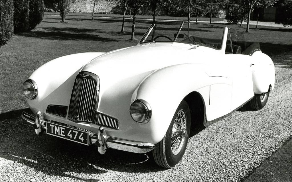 <p>Aston Martin DB1 (1948-1950)</p>