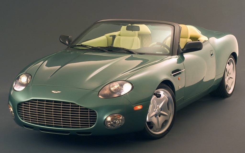 <p>Aston Martin DB AR1 par Zagato (2002-2004)</p>