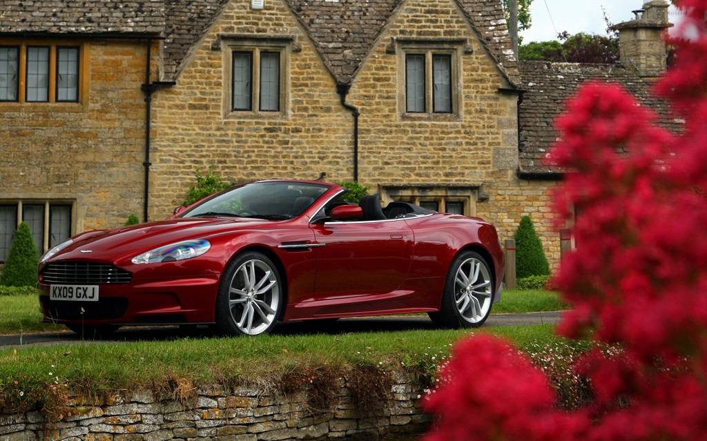 <p>Aston Martin DBS Volante (2009-2012)</p>