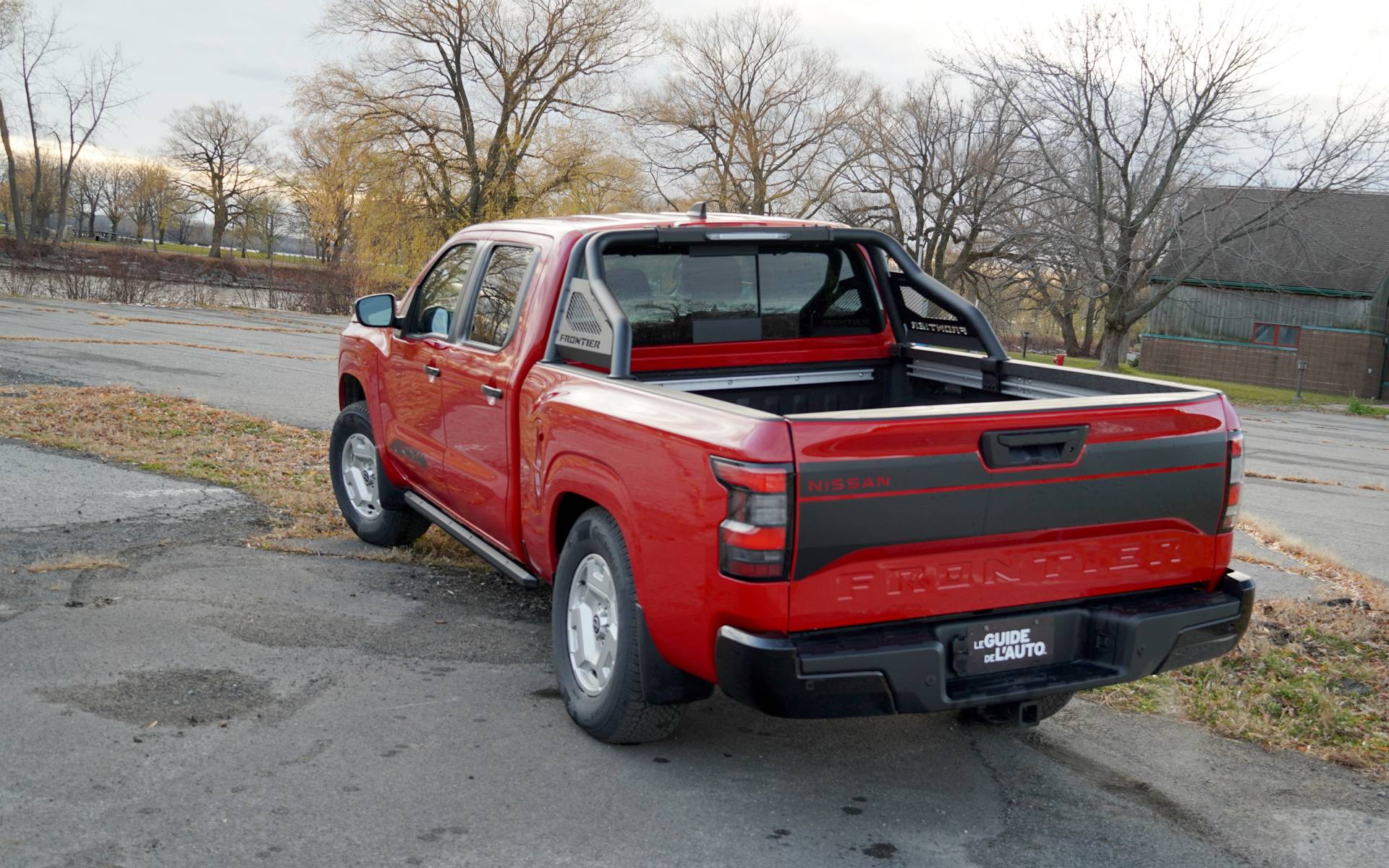 <p>Nissan Frontier Hardbody 2024</p>