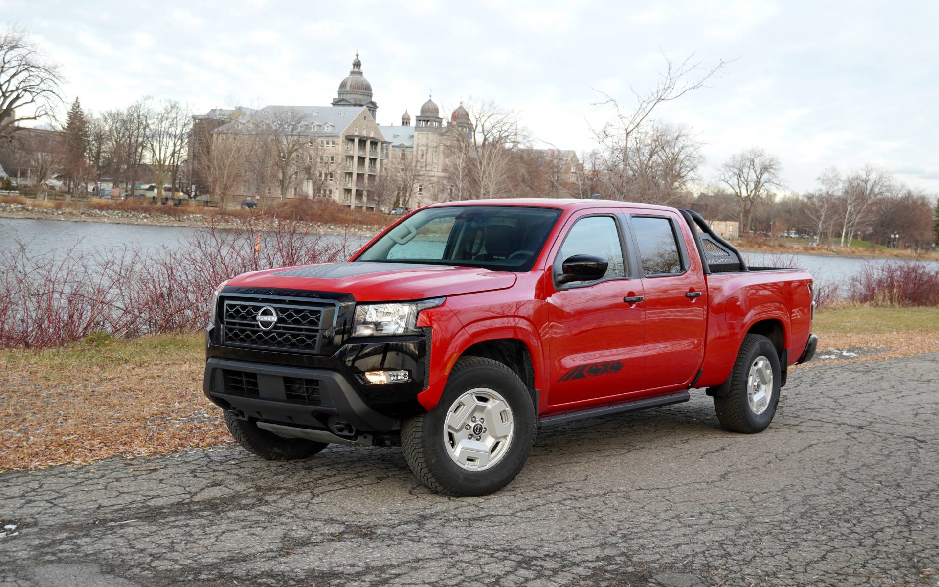 <p>Nissan Frontier Hardbody 2024</p>