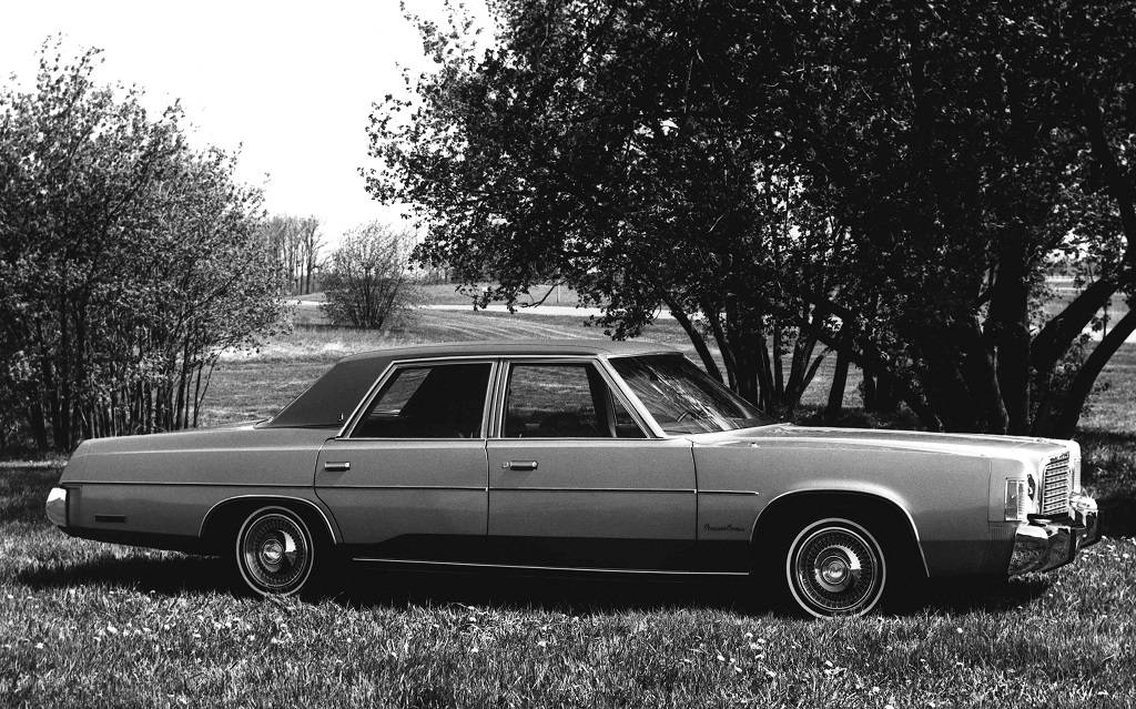 <p>Chrysler Newport Custom 1975</p>