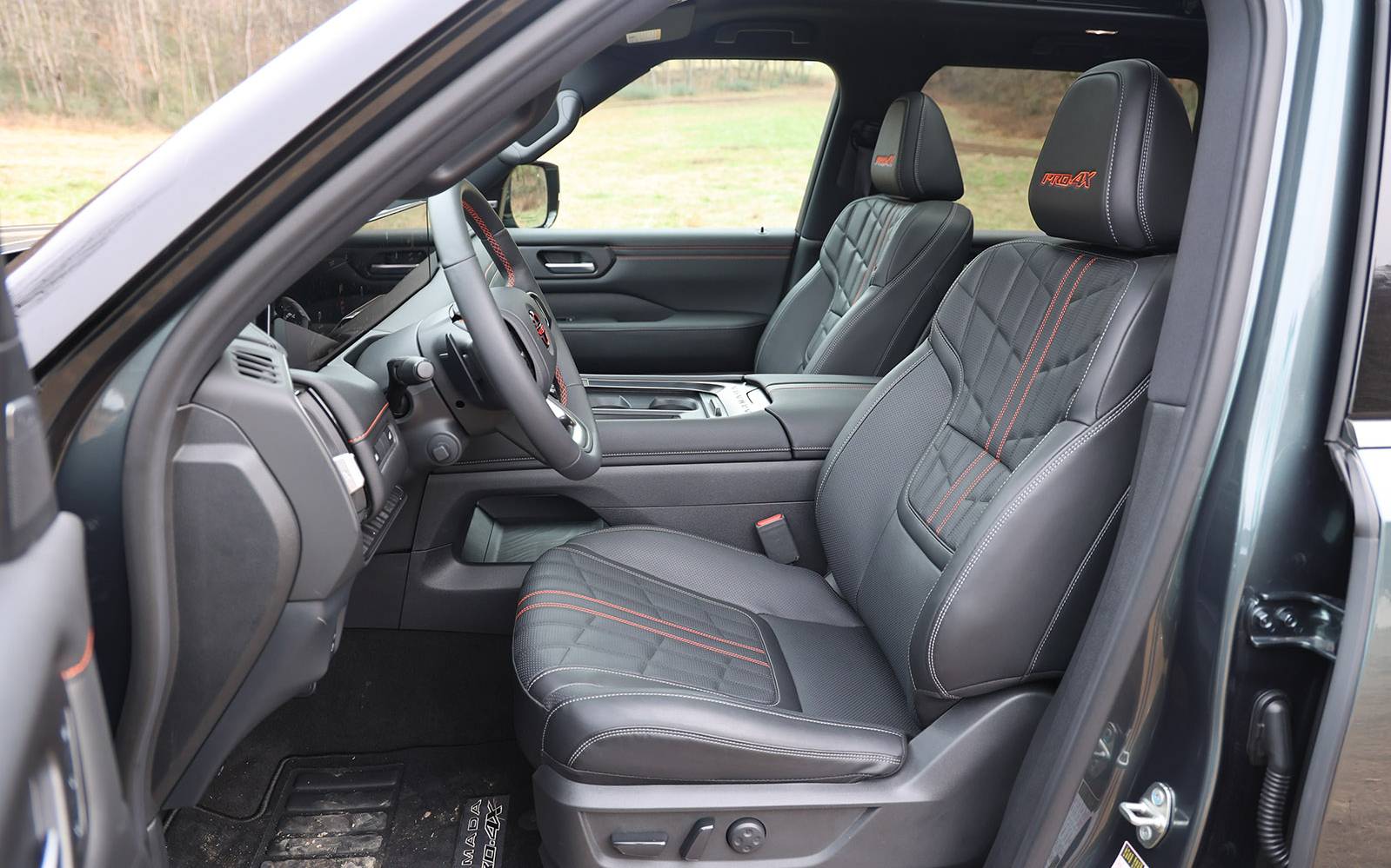 <p>Nissan Armada PRO-4X 2025</p>