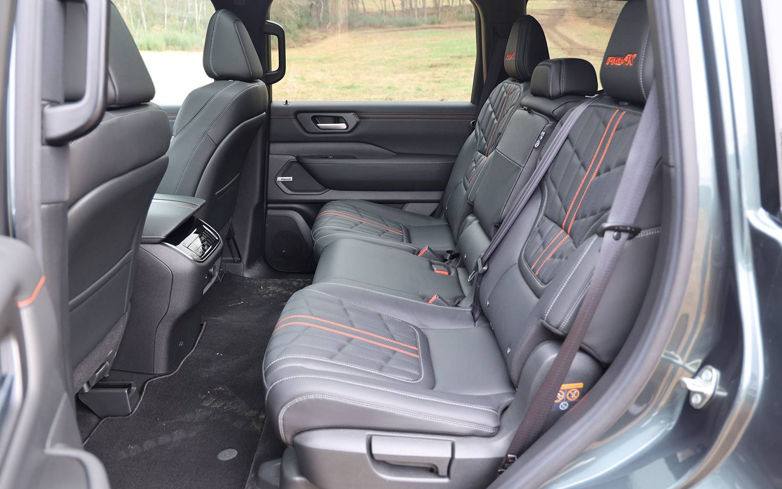 <p>Nissan Armada PRO-4X 2025</p>