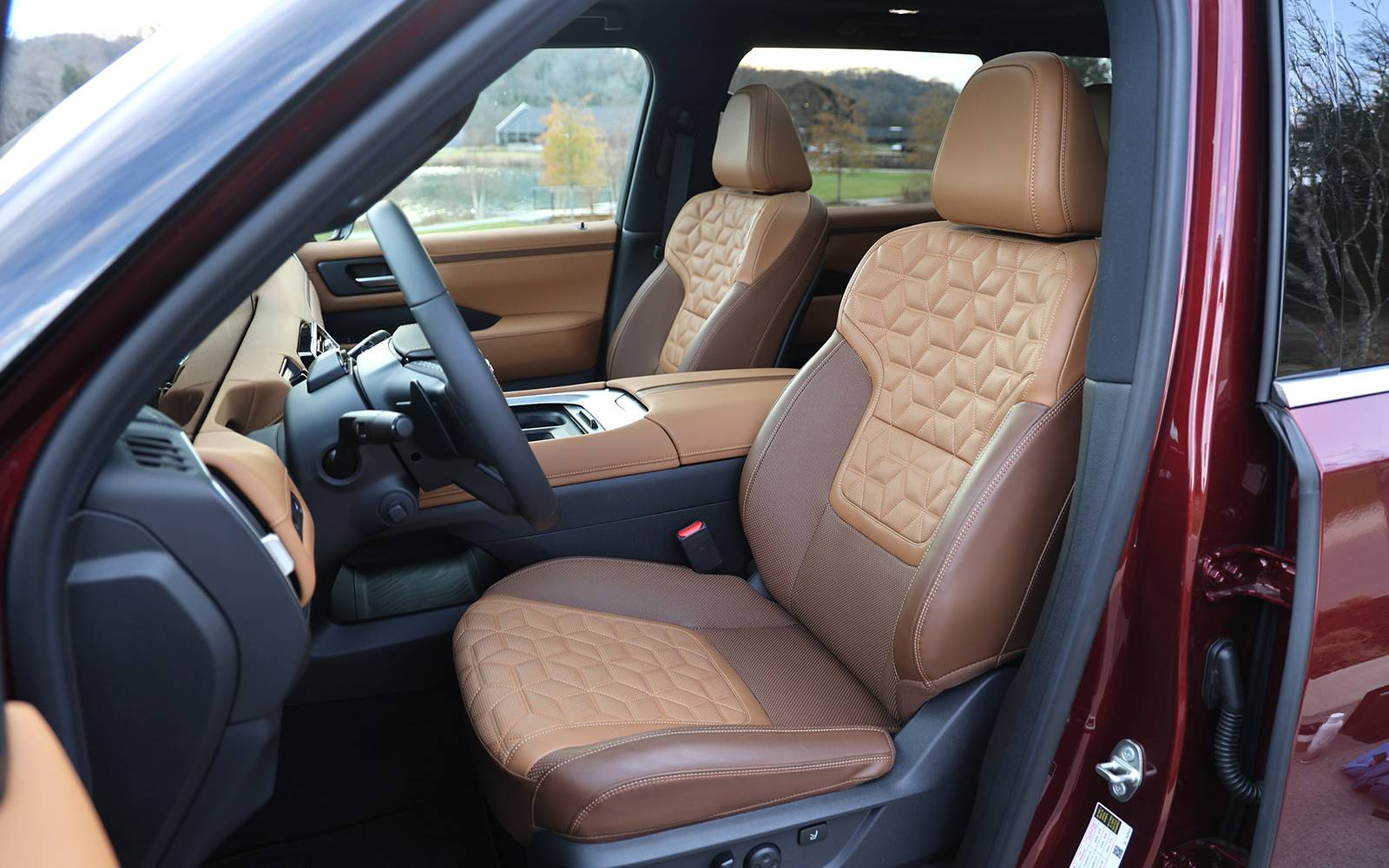 <p>Nissan Armada Platinum Reserve 2025</p>