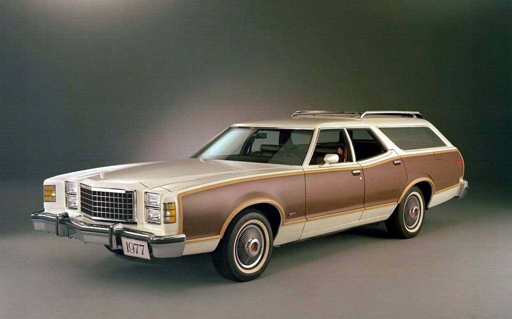 <p>Ford LTD II familiale</p>