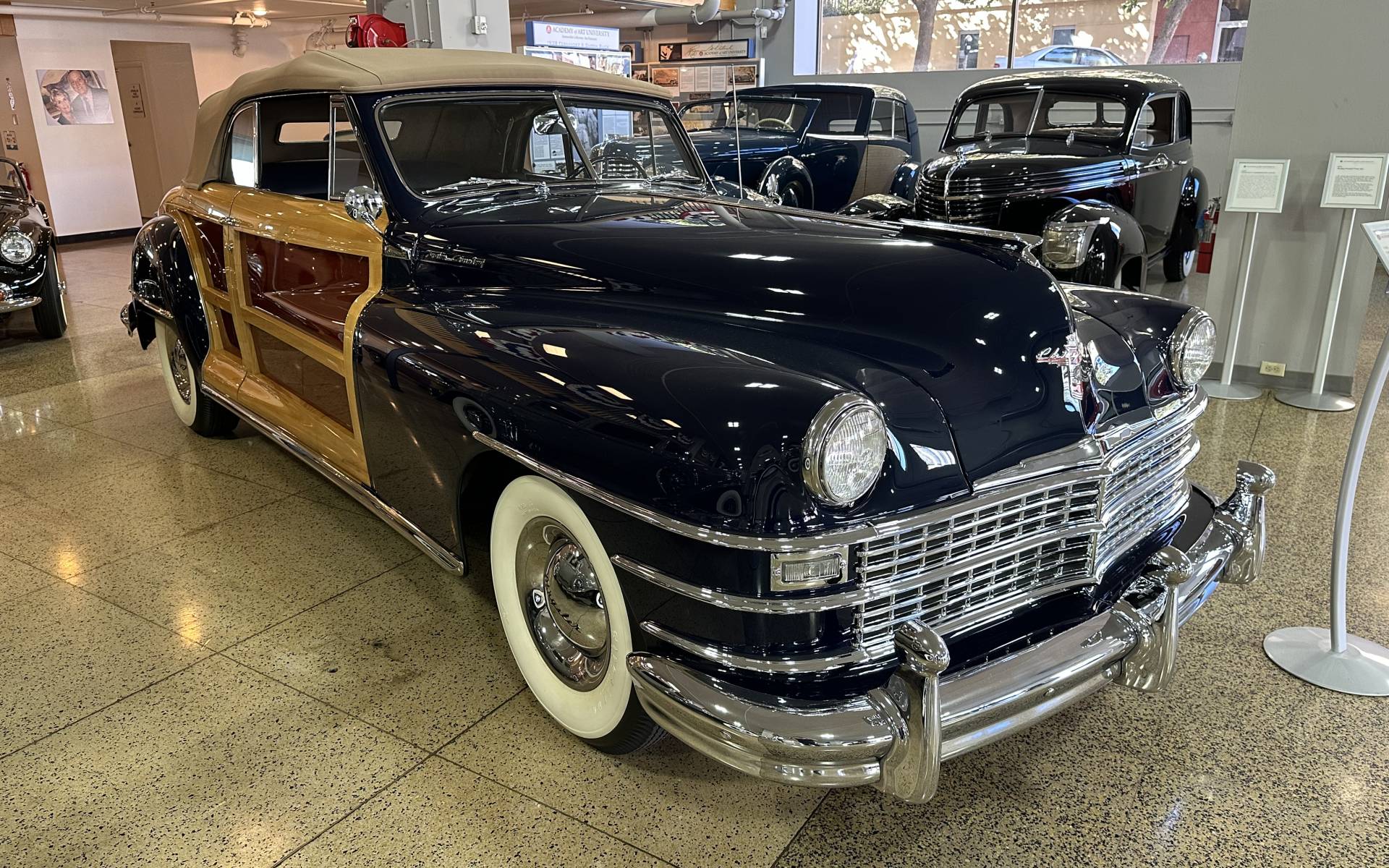 <p>Chrysler Town &amp; Country Convertible 1948.</p>