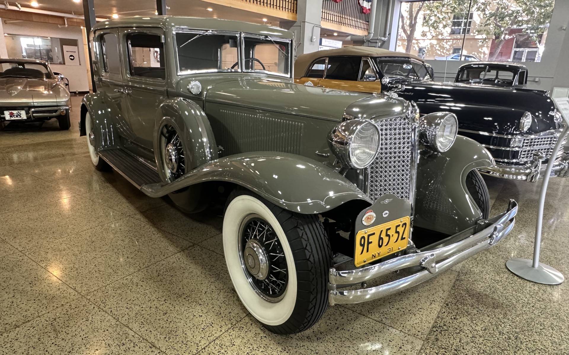 <p>Chrysler Imperial CG Close-Coupled Sedan 1931.</p>