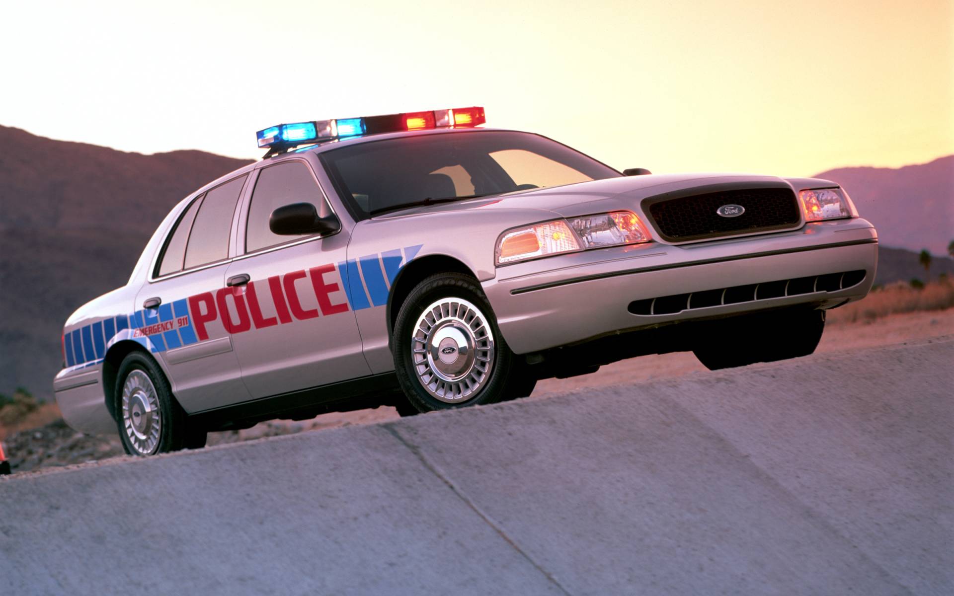 <p>2003 Ford Crown Victoria Police Interceptor</p>