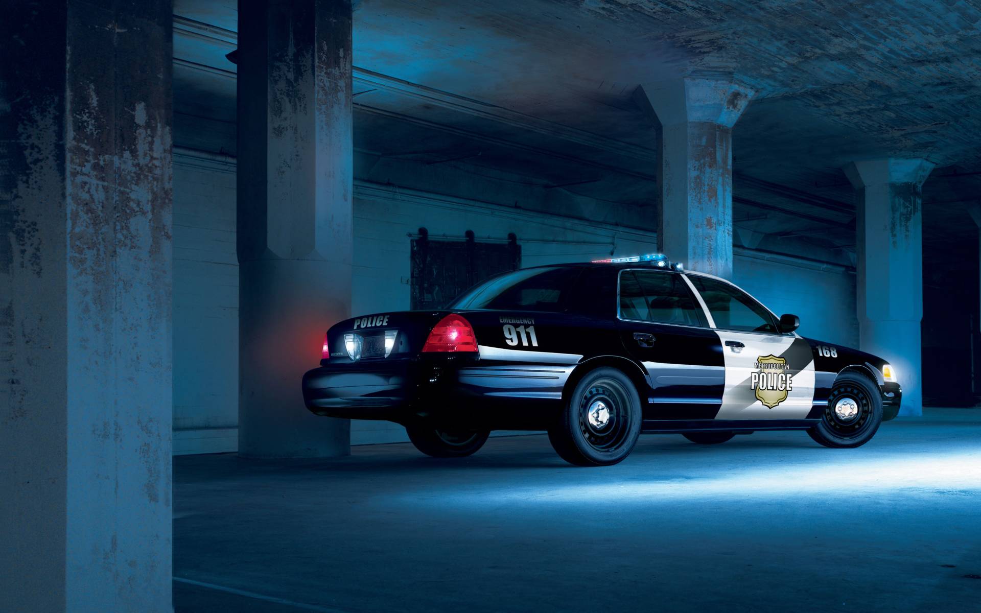 <p>2006 Ford Crown Victoria Police Interceptor</p>