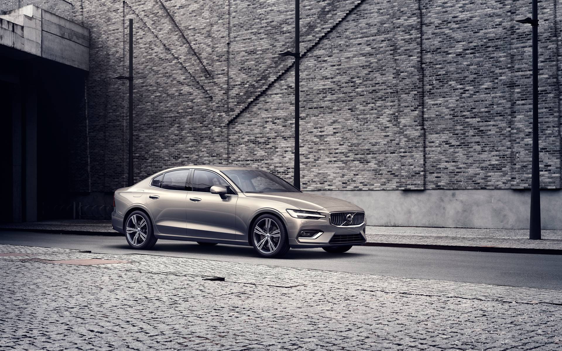 <p>Volvo S60</p>