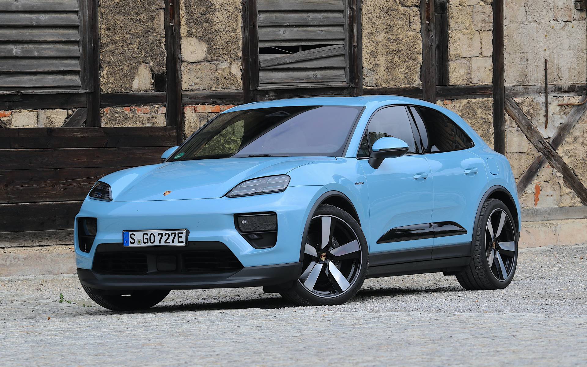 <p>Porsche Macan 2025</p>