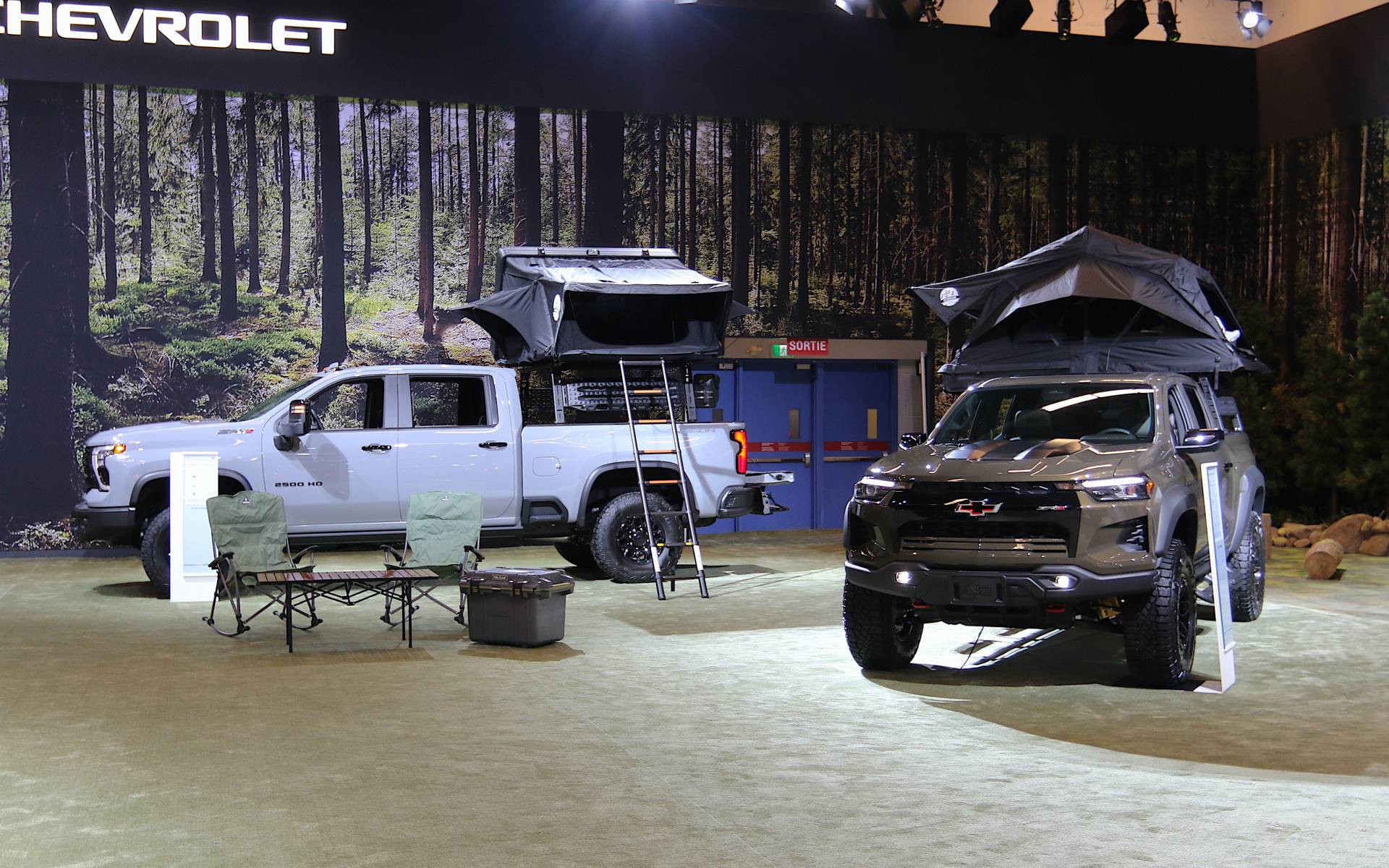 <p>Chevrolet booth</p>
