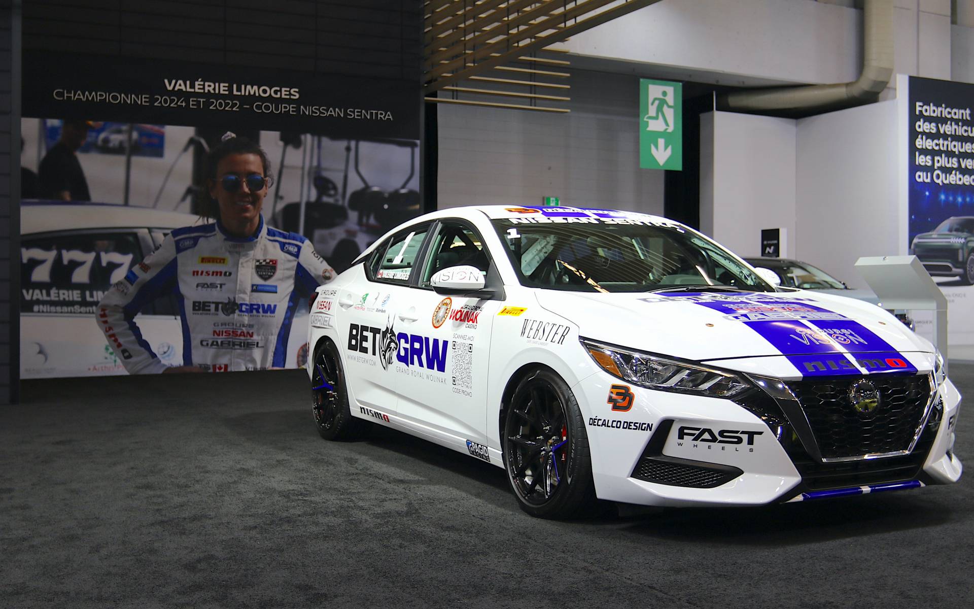 <p>Nissan Sentra Cup car</p>