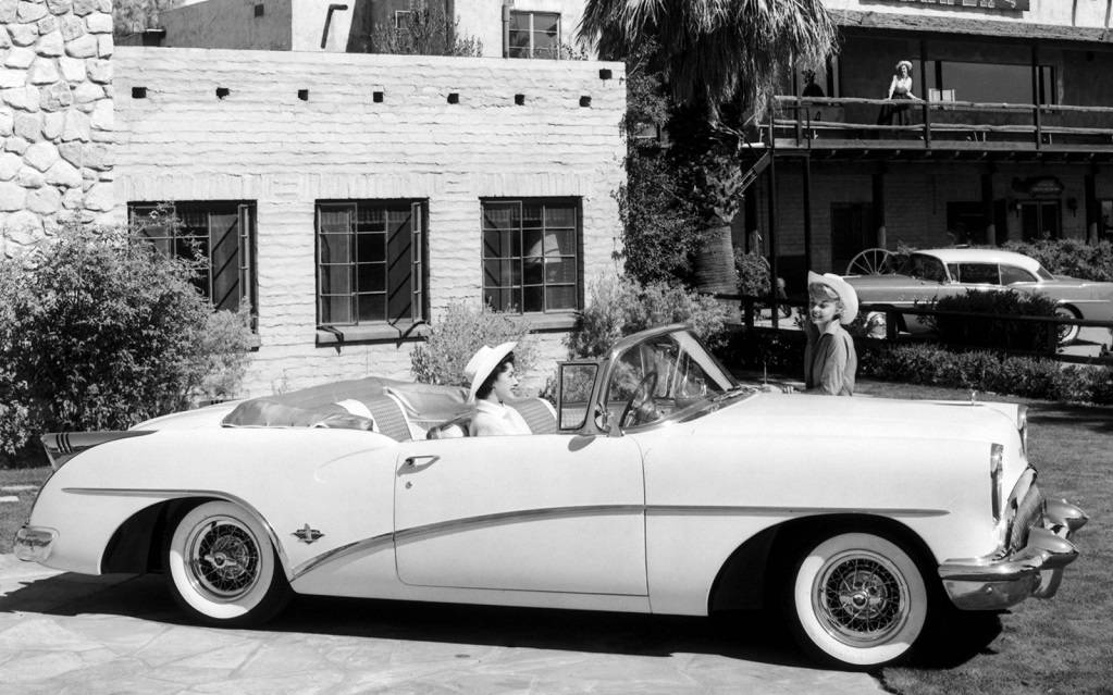 <p>Buick Skylark 1954</p>