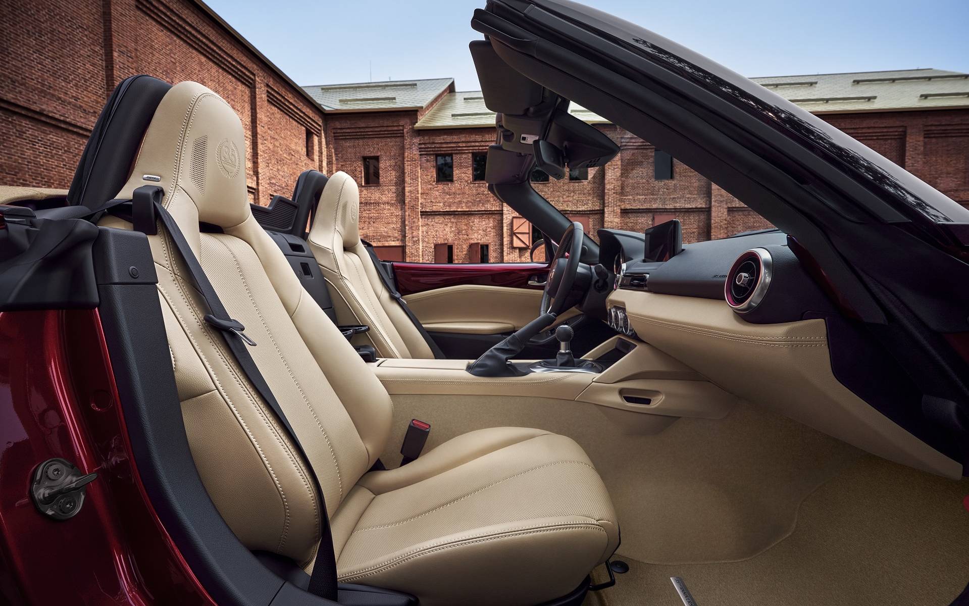 <p>2025 Mazda MX-5&nbsp;35th Anniversary Edition</p>