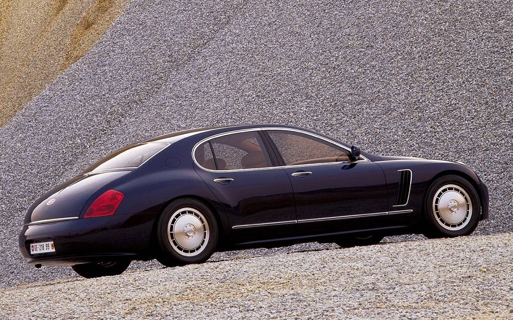 <p>Bugatti EB218 1999 (dessiné par Ital Design)</p>