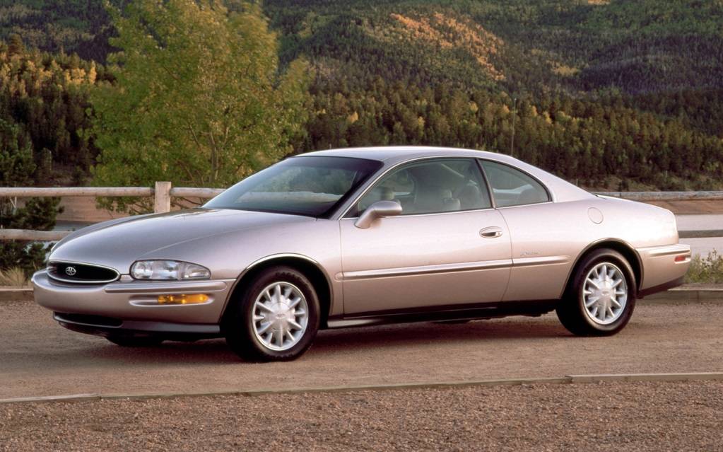 <p>Buick Riviera 1995</p>