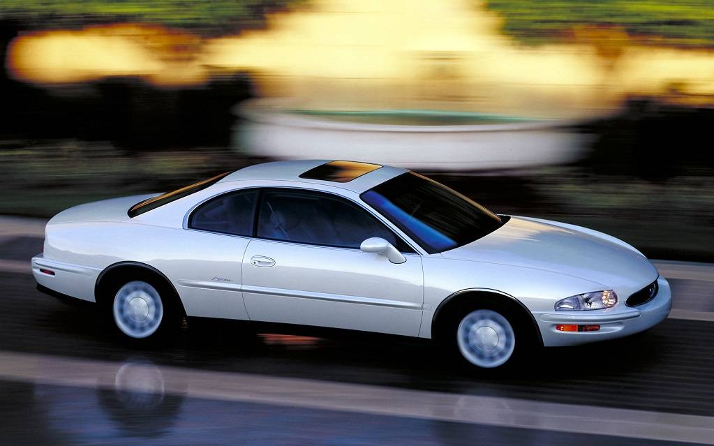 <p>Buick Riviera 1998</p>