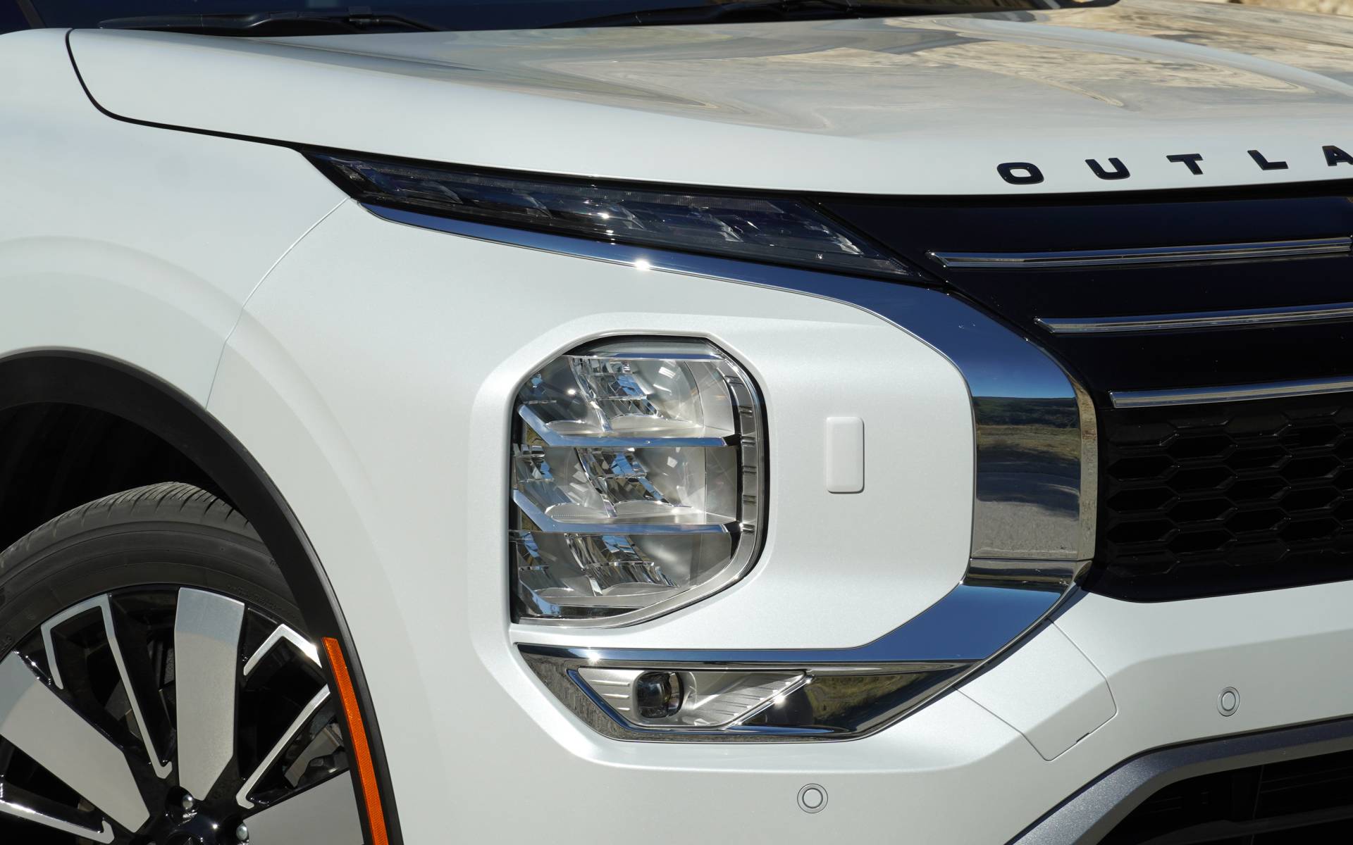 <p>2025 Mitsubishi Outlander GT-Premium</p>