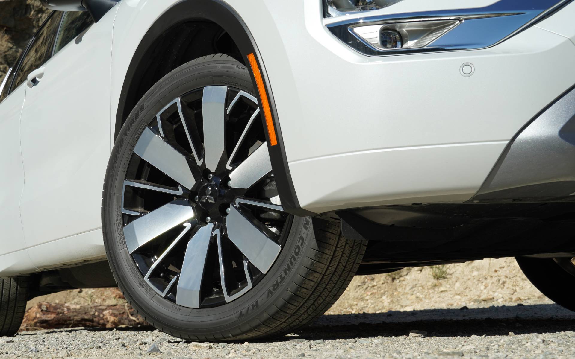 <p>2025 Mitsubishi Outlander GT-Premium</p>