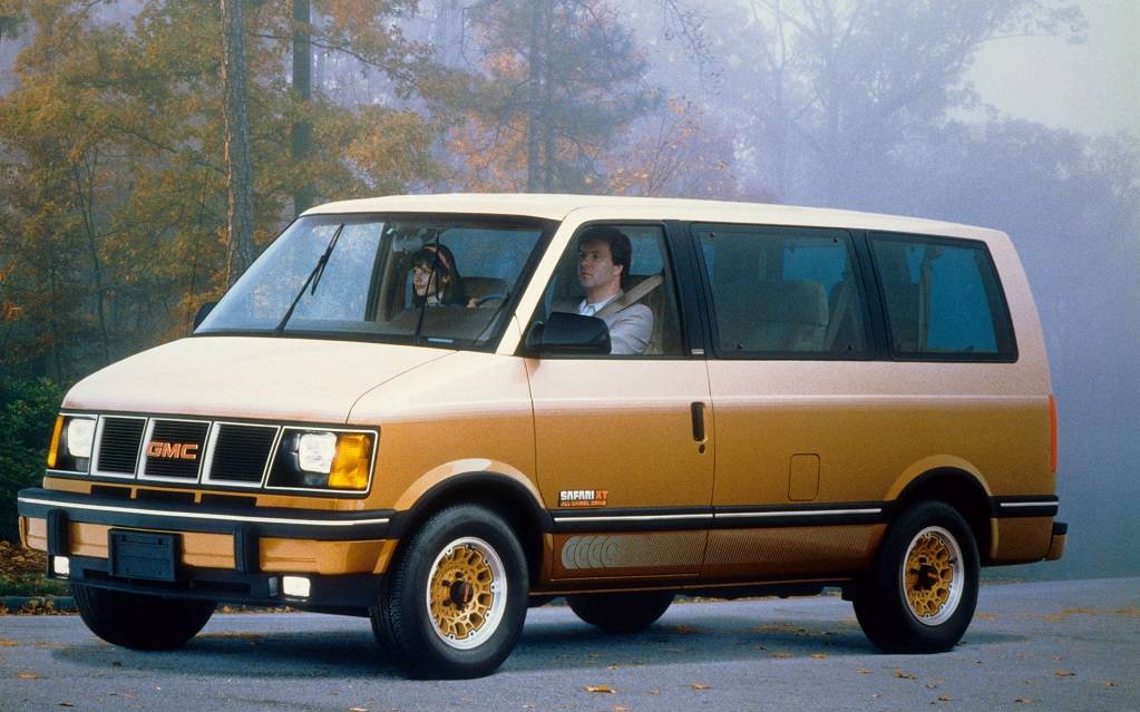 <p>GMC Safari XT AWD 1990</p>