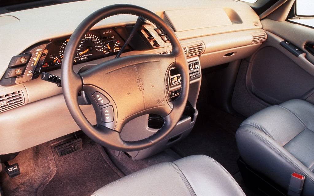 <p>Oldsmobile Silhouette 1994</p>
