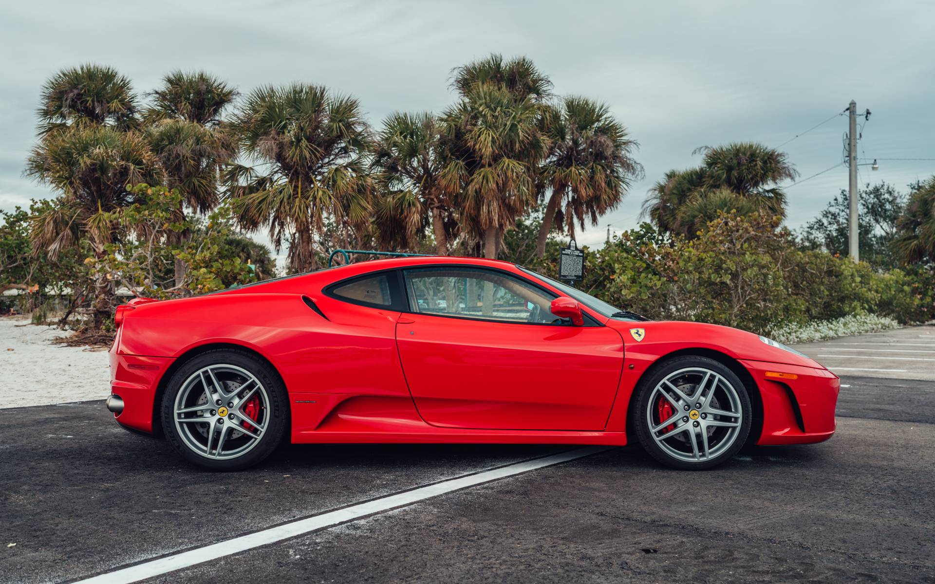 653907-une-ancienne-ferrari-appartenant-a-donald-trump-est-a-vendre-aux-encheres.jpg?460x287