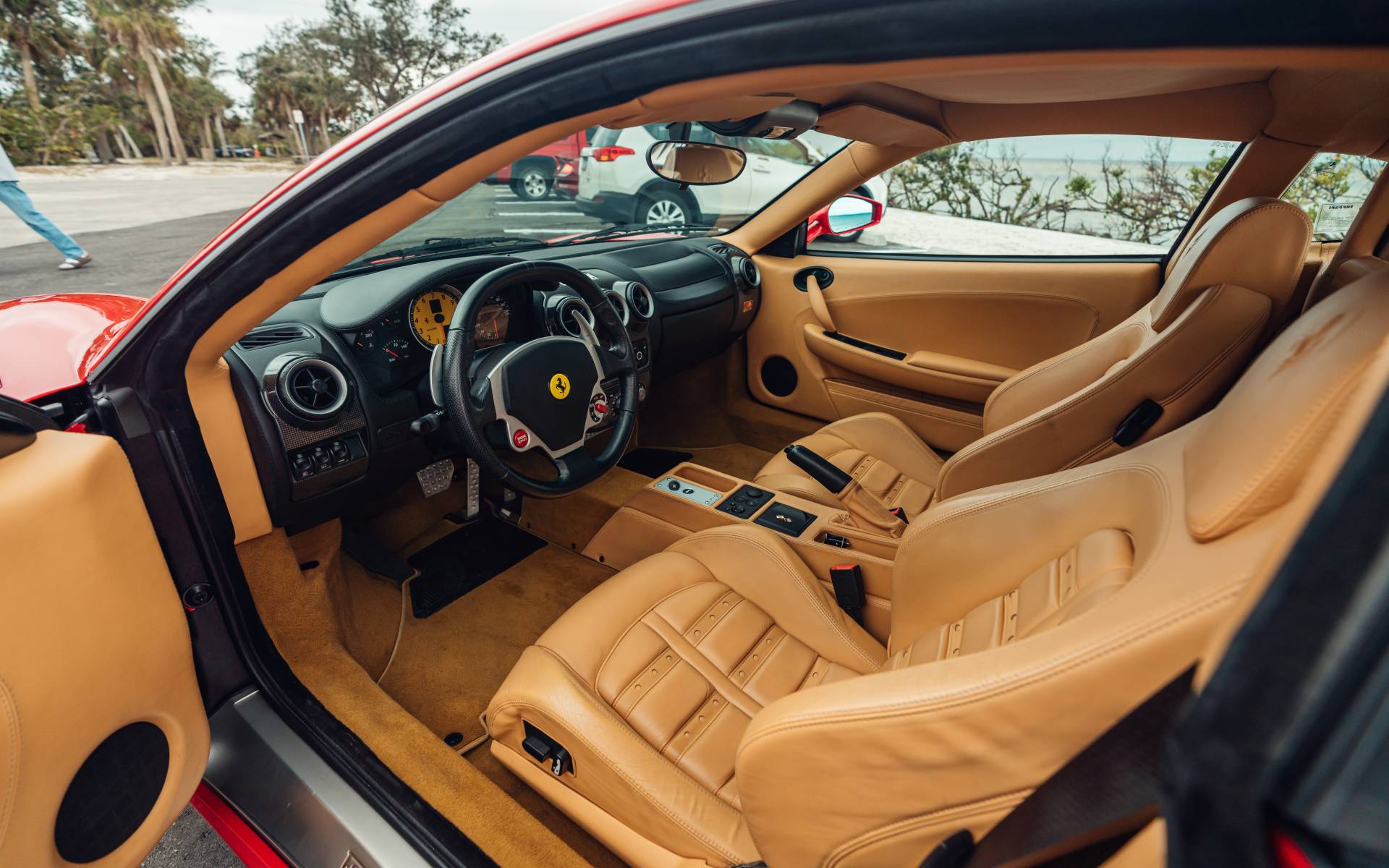 653915-une-ancienne-ferrari-appartenant-a-donald-trump-est-a-vendre-aux-encheres.jpg?460x287