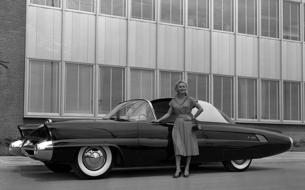 <p>Ford X-100&nbsp;1953</p>