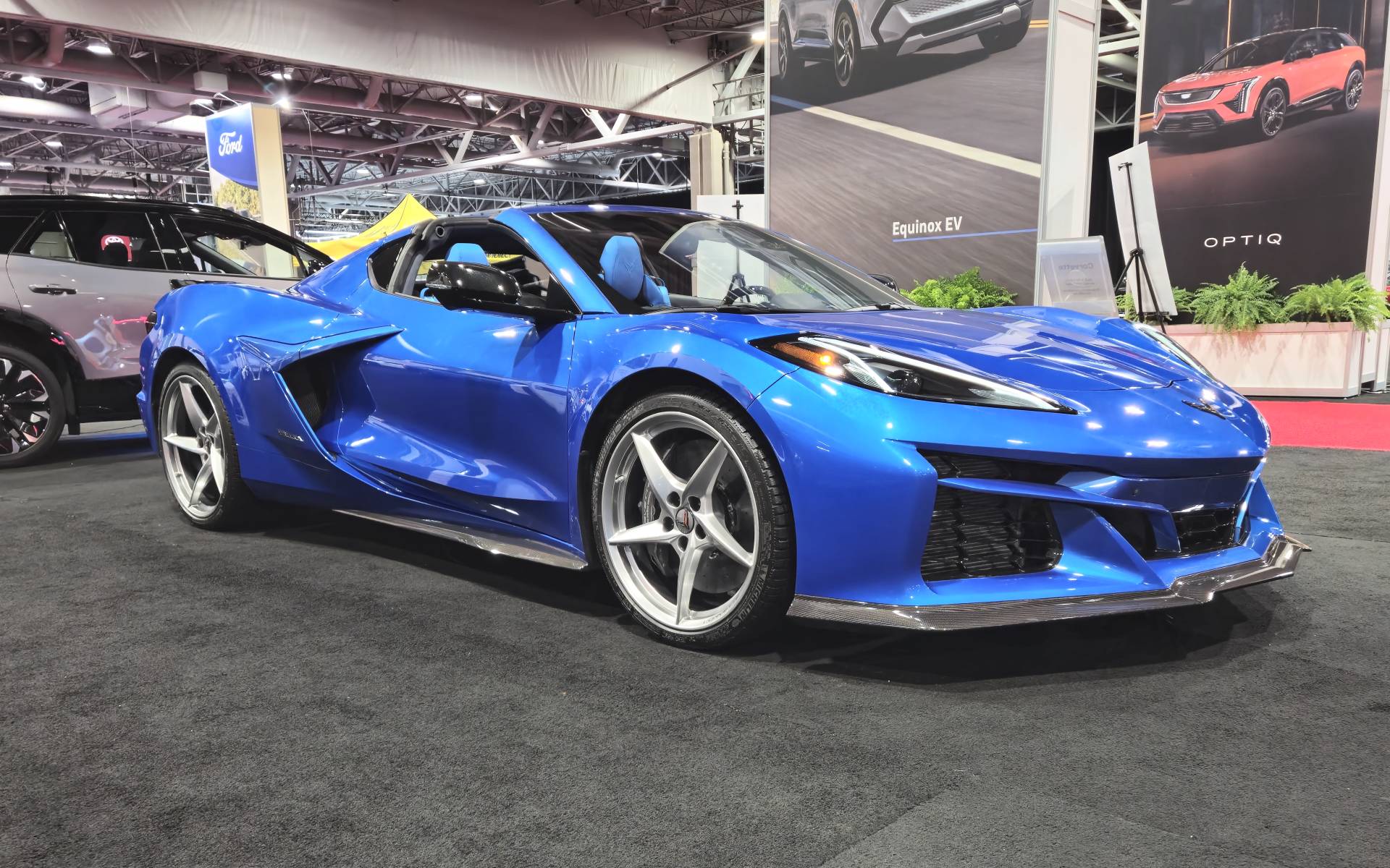 <p>Chevrolet Corvette E-Ray</p>