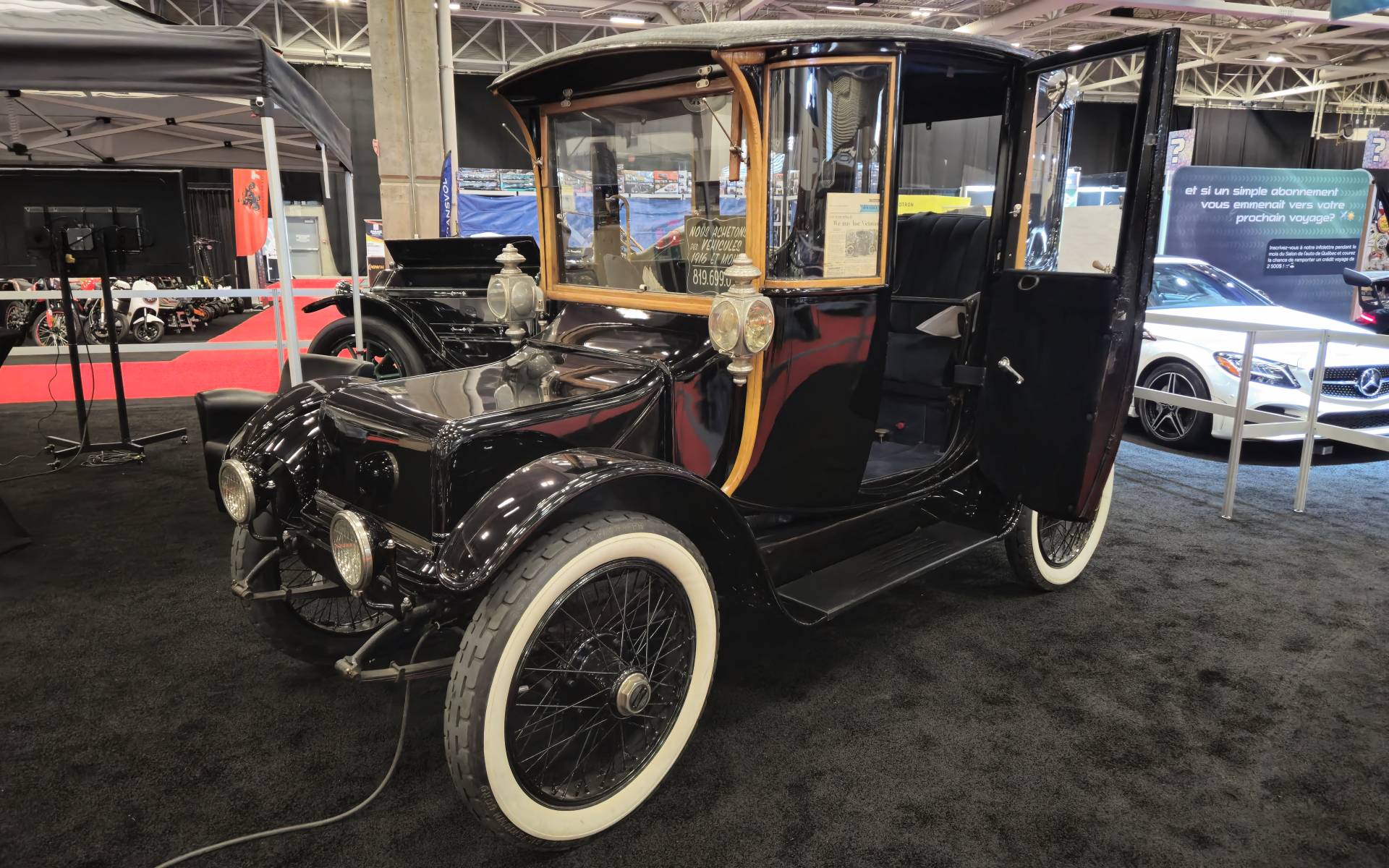 <p>Rauch &amp; Lang JX-7 Brougham 1917 (électrique)</p>