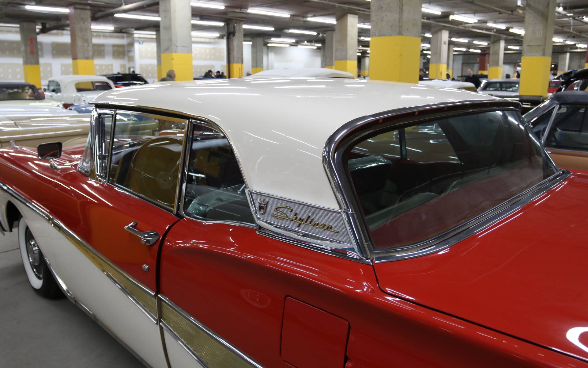 <p>Ford Fairlane 500 Skyliner 1958 à toit rigide rétractable.</p>