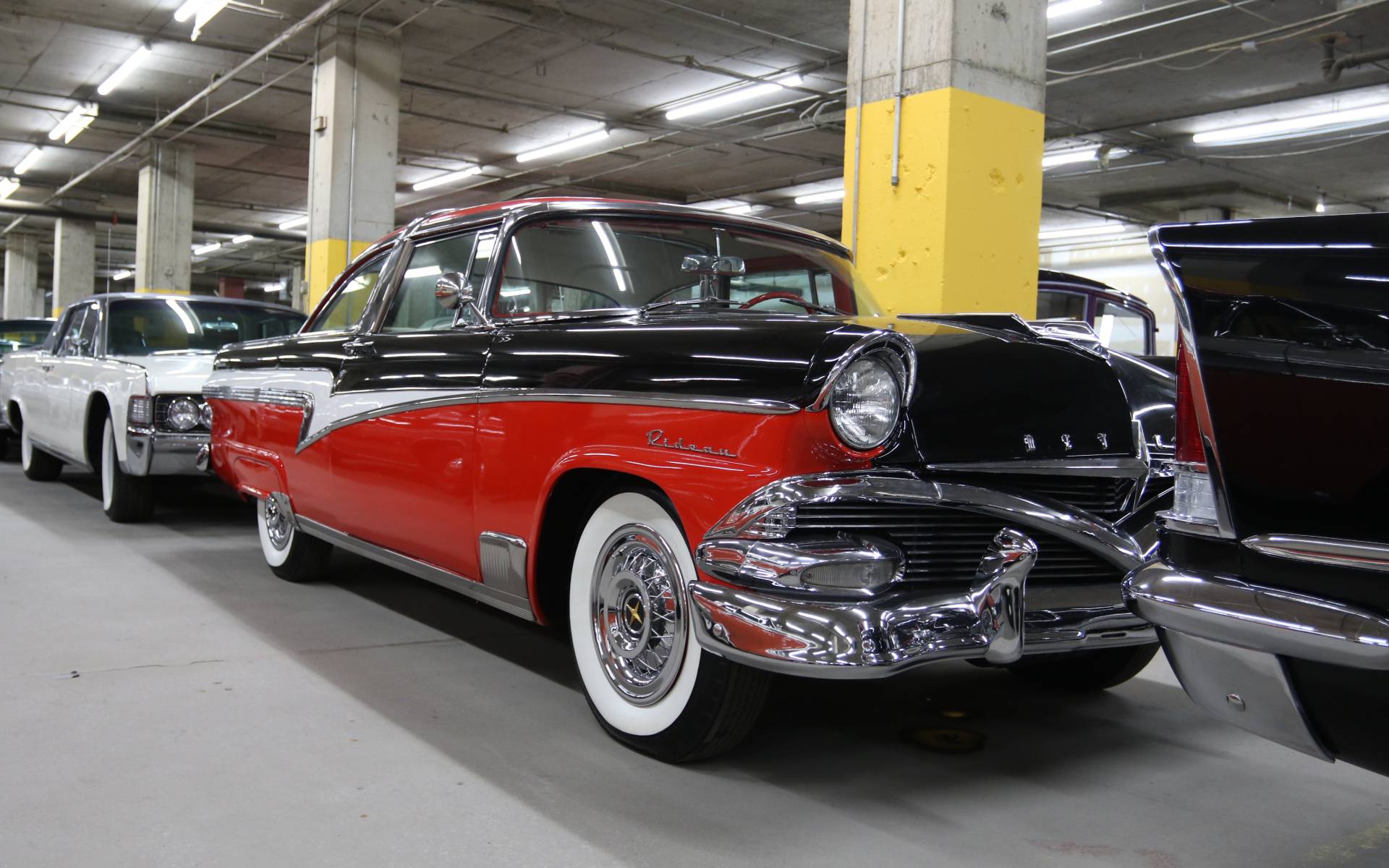 <p>Ford Meteor Rideau 1956</p>