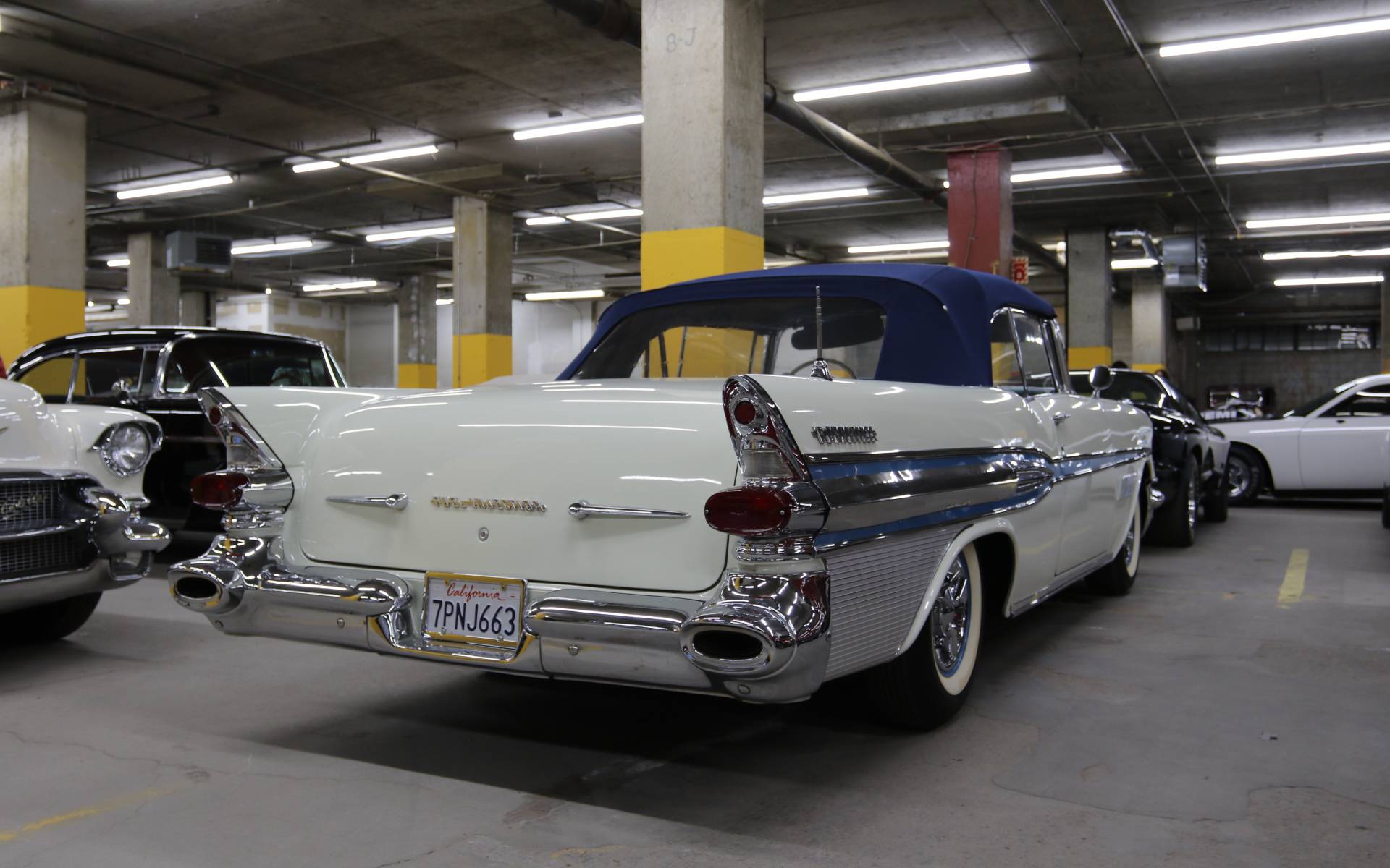 <p>Pontiac Bonneville Fuel Injection 1957</p>