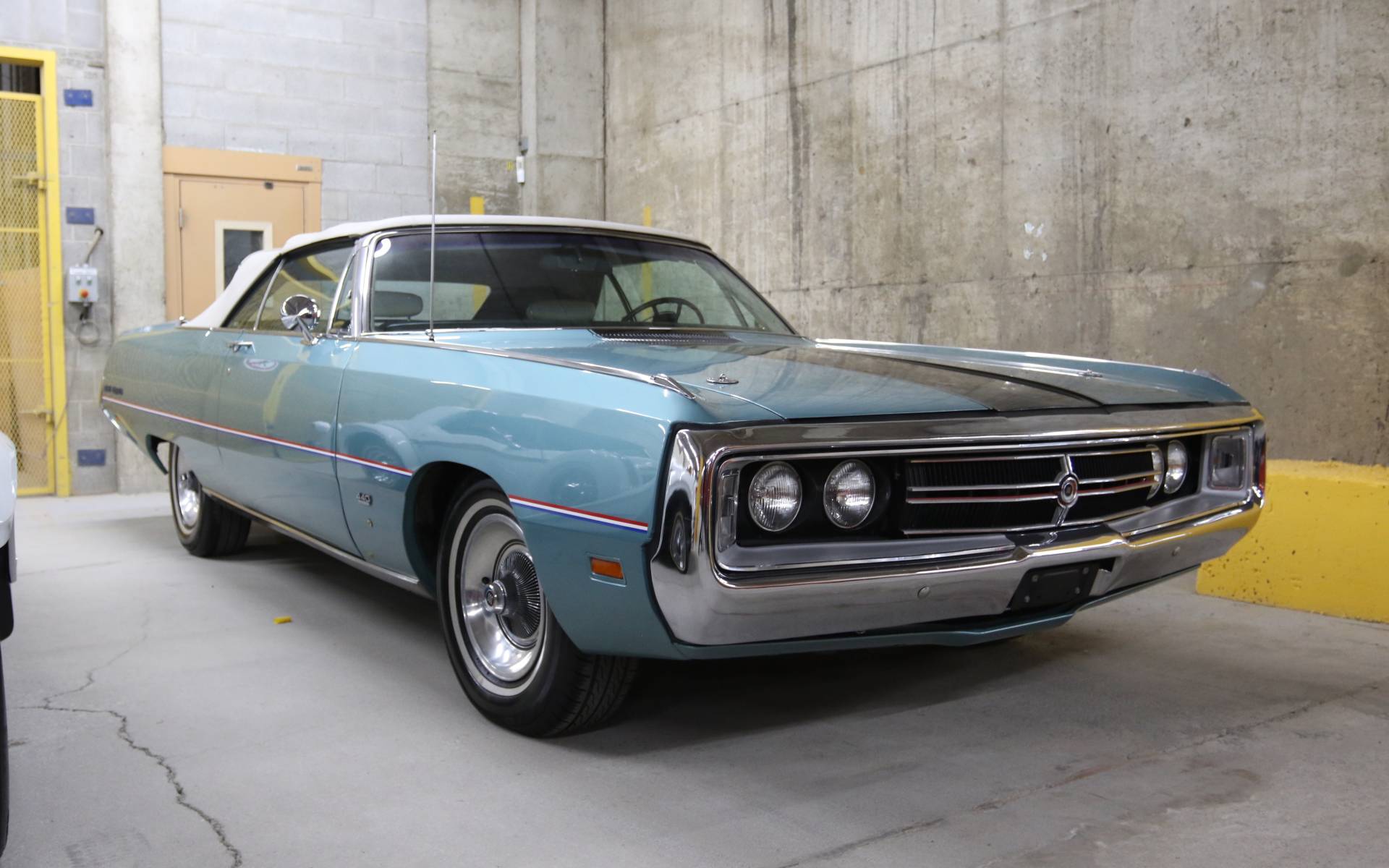 <p>Chrysler 300&nbsp;1969</p>