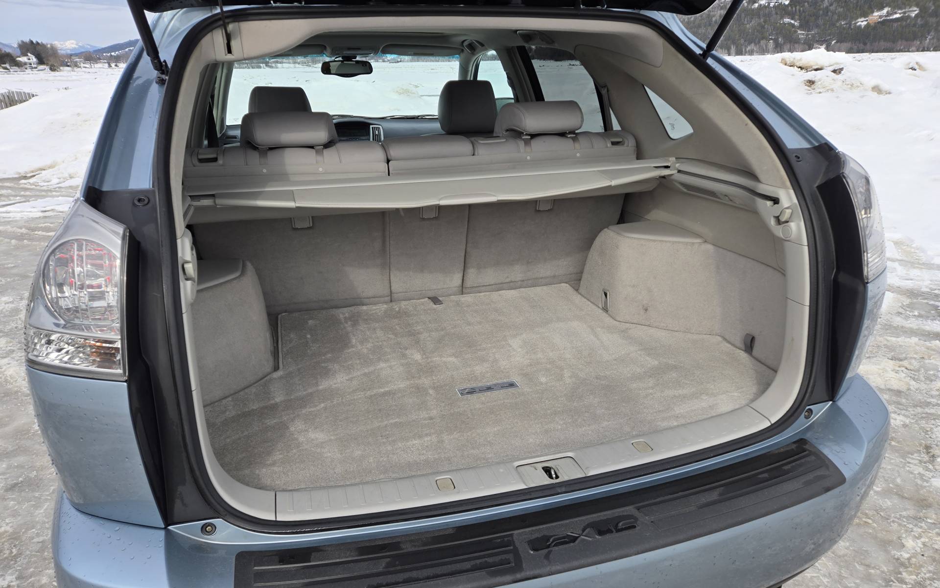 Interior of the Lexus RX 330