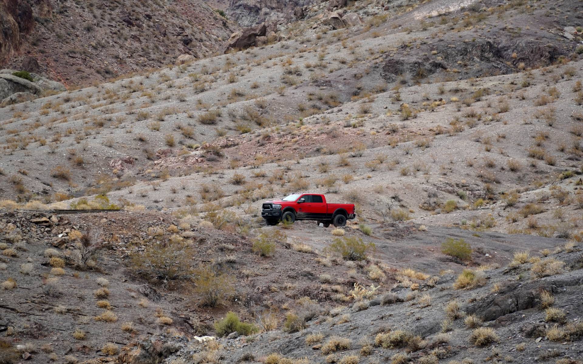 <p>Un Ram 2500 HD perdu dans ce paysage désertique de l'Arizona.</p>