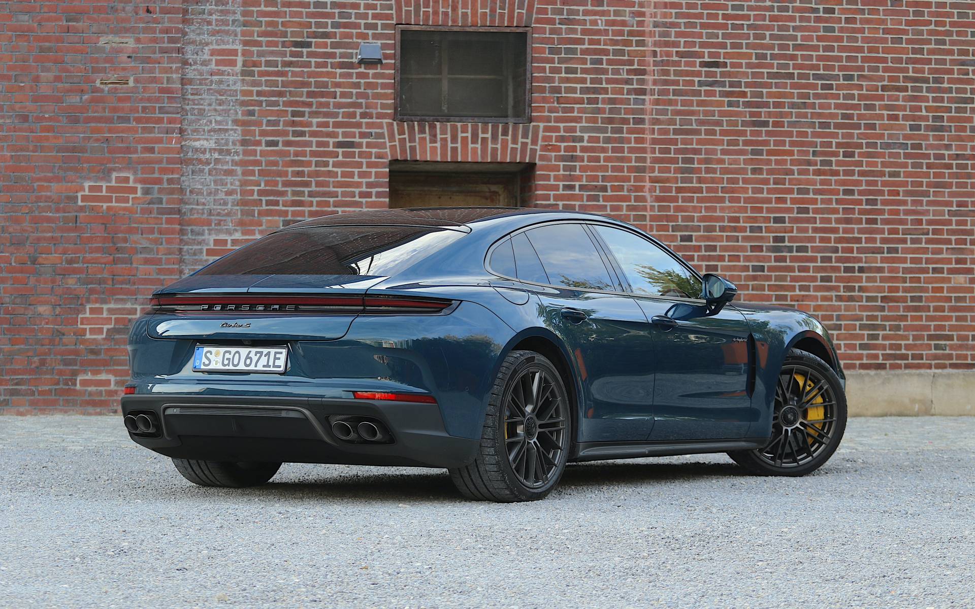 <p>Porsche Panamera</p>