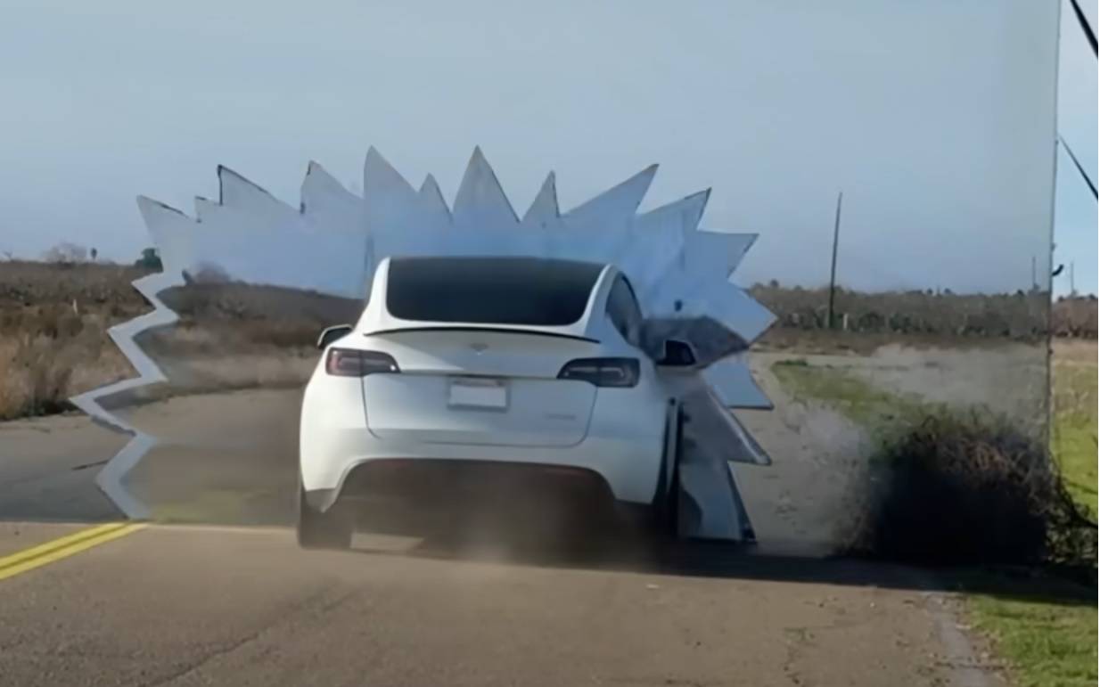 En vidéo : l’Autopilote de Tesla se fait jouer des tours lors d’un drôle de test