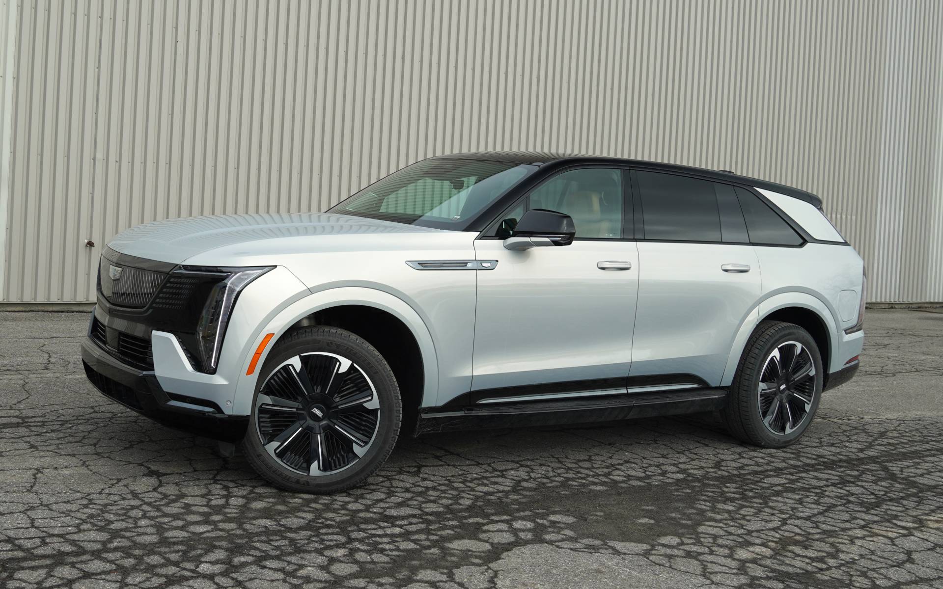 <p>Cadillac Escalade IQ 2025</p>