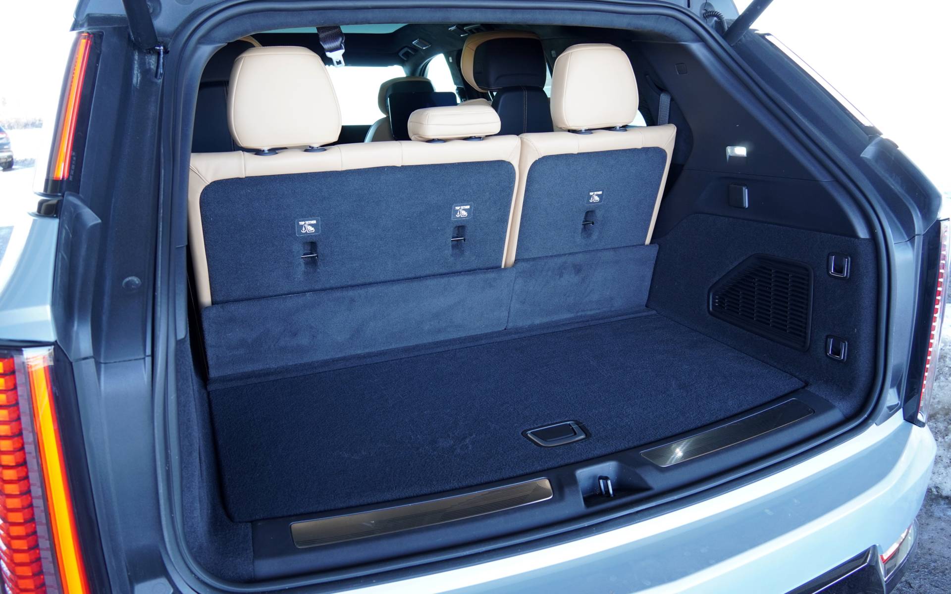 <p>Cadillac Escalade IQ 2025</p>