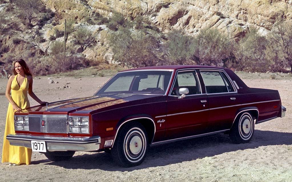 <p>Oldsmobile 98 Regency 1977</p>