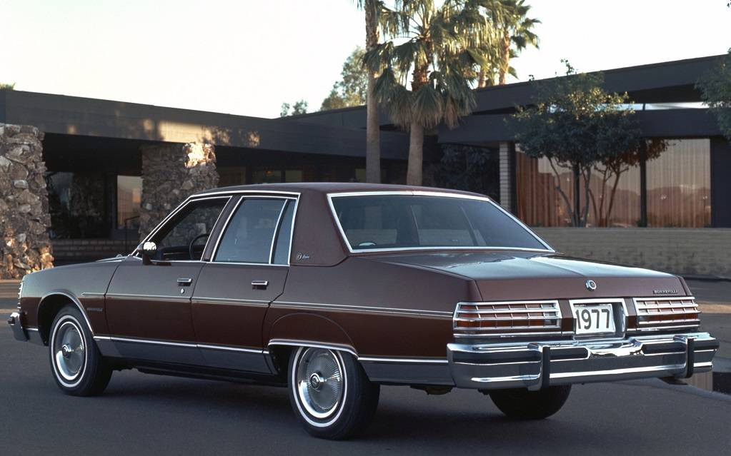 <p>Pontiac Bonneville 1977</p>