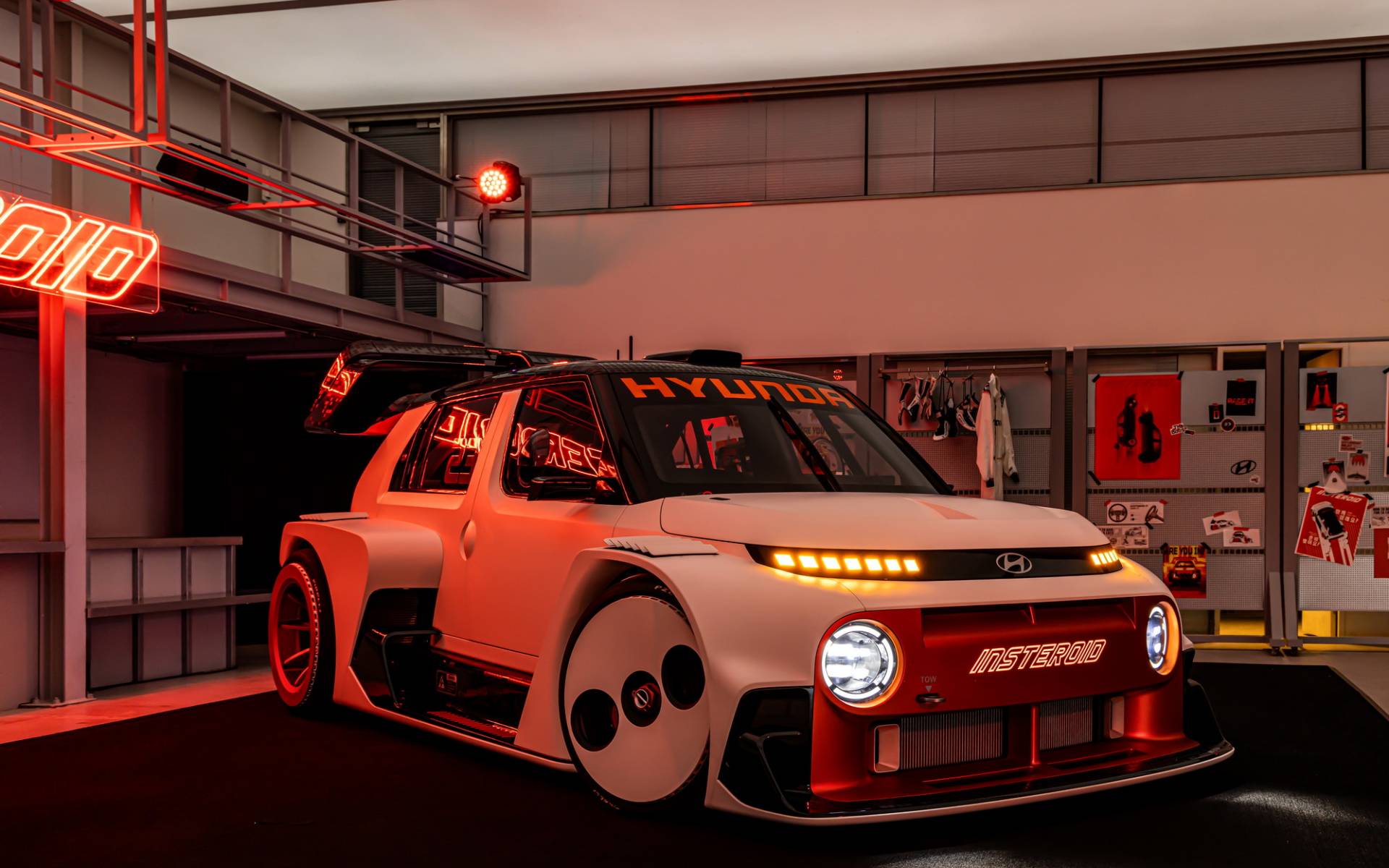 <p>Hyundai Insteroid Concept</p>