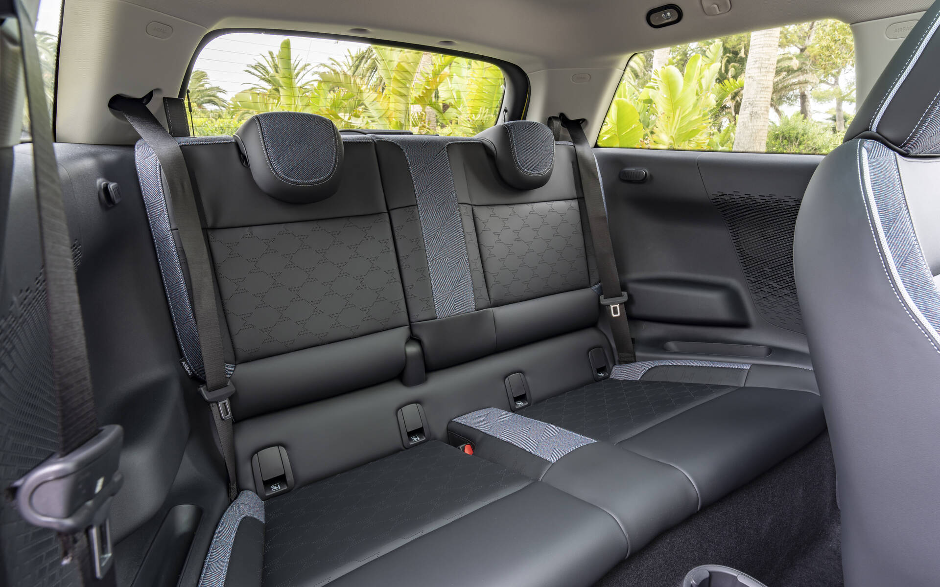 <p>MINI Cooper SE</p>
