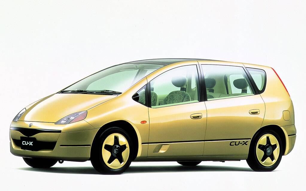 <p>Mazda CU-X (1995)</p>