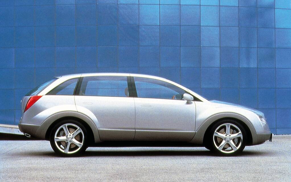 <p>Mazda Next Tourer (1999)</p>