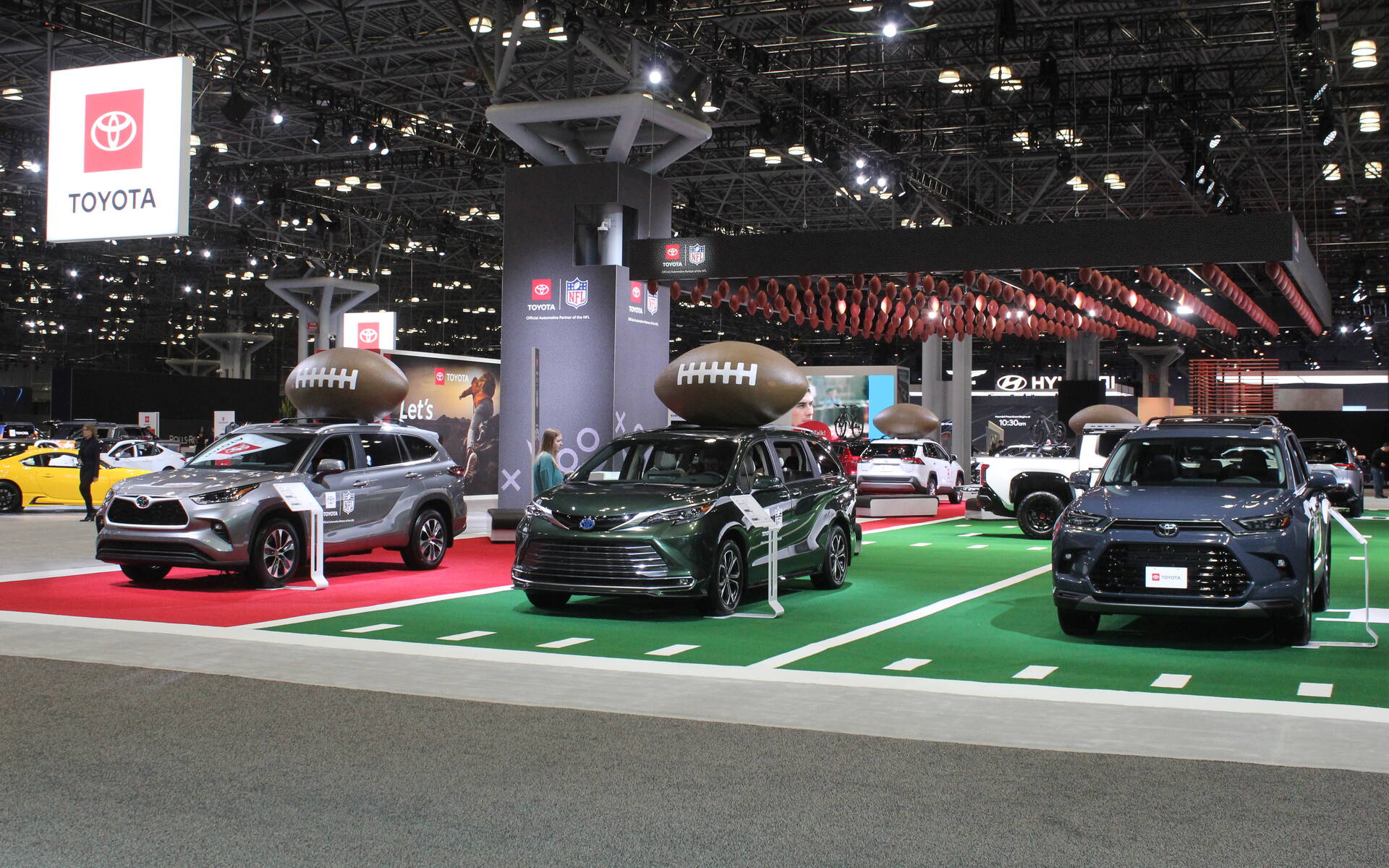 <p>Hybrids at Toyota booth</p>